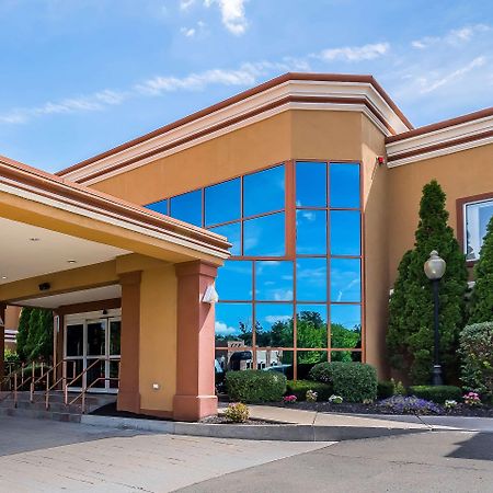 Quality Inn & Suites Albany Airport Latham Buitenkant foto