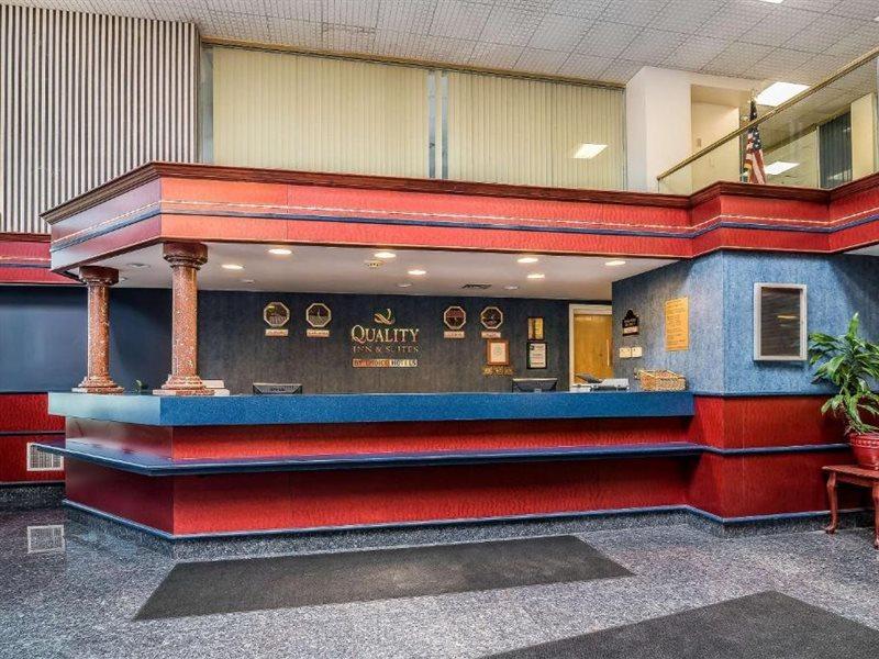 Quality Inn & Suites Albany Airport Latham Buitenkant foto