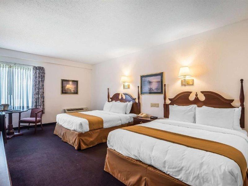 Quality Inn & Suites Albany Airport Latham Buitenkant foto