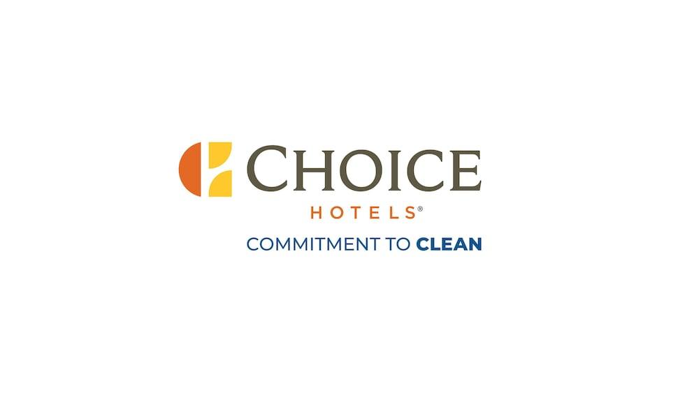 Quality Inn & Suites Albany Airport Latham Buitenkant foto
