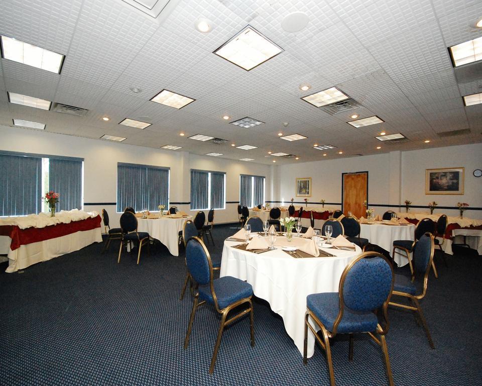 Quality Inn & Suites Albany Airport Latham Buitenkant foto
